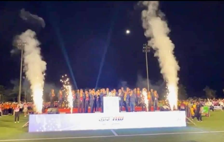 วันที่ 22 เมษายน 2567 นายประสพโชค เจริญวิริยะภาพ (นายกช้าง) นายกองค์การบริหารส่วนตำบลทุ่งหลวง พร้อมด้วยคณะผู้บริหาร สมาชิกสภา อบต.ทุ่งหลวง พนักงานส่วนตำบลทุ่งหลวง ร่วมเป็นเกียรติในพิธีเปิดโครงการแข่งข้นกีฬา อบจ.คัพ เยาวชนและประชาชน ประจำปี 2567 โดยนายวิสาห์ พูลศิริรัตน์ผู้ว่าราชการจังหวัดชุมพร เป็นประธานในพิธี
